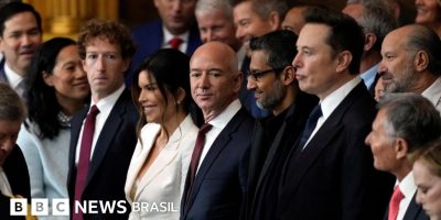 Legenda da foto, Líderes do setor têm atribuído os cortes de empregos ao avanço das ferrament...