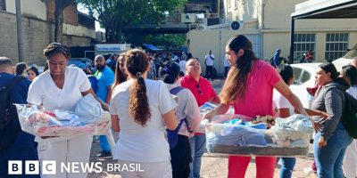 Legenda da foto, Vídeos da equipe médica do Hospital Universitário del Valle atendendo recém-...