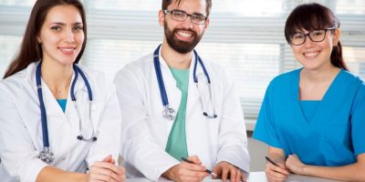 'Estamos formando médicos sem preparo para cuidar de vidas', diz especialista