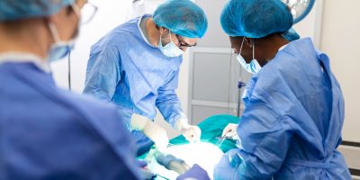 Cirurgia, operação, cirurgiões