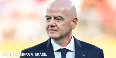 Legenda da foto, Gianni Infantino é presidente da Fifa desde fevereiro de 2016