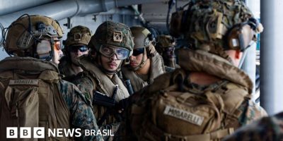 Legenda da foto, Operação de resgate contou com dezenas de aviões e centenas de militares amer...