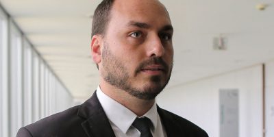 Segundo Carlos Bolsonaro, PF onde o pai está detido tem 'condições mínimas de dignidade'