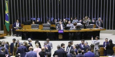 Sessão do Congresso Nacional no Plenário da Câmara