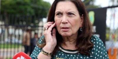 Estão 'matando Bolsonaro aos poucos', diz Bia Kicis