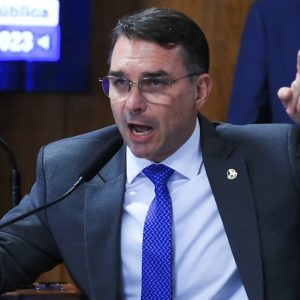 Flávio disse ter pedido aos EUA para não aplicar tarifas contra empresas do Brasil