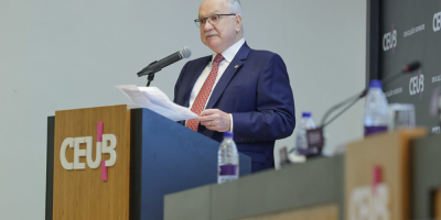 Presidente do STF, Edson Fachin, durante aula magna para estudantes de Direito do Centro Universi...