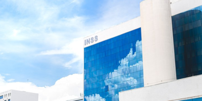 O texto é menor que o apresentado pela CPMI, com cerca de 1800 páginas