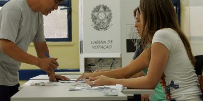 Mesários voluntários