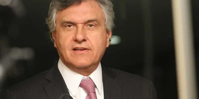 Â© ApÃ³s gravaÃ§Ãµes, lÃ­der do DEM no Senado defende saÃ­da de JucÃ¡