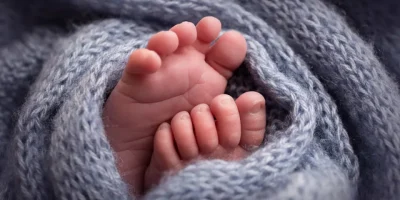 Pai esconde bebÃª intoxicada por cocaÃ­na em bolsa e foge de hospital