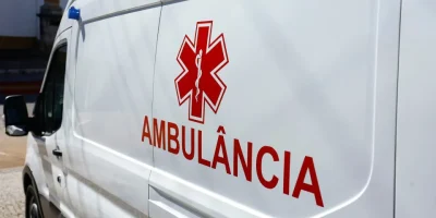 Banhista morre apÃ³s ser atingido por lancha em praia de Paraty (RJ)