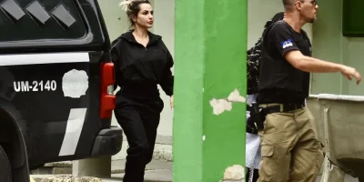 Deolane escolheu dividir cela por sofrer de sÃ­ndrome do pÃ¢nico, diz MP-SP