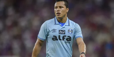 Cirurgia de Marlon Ã© bem sucedida e jogador do GrÃªmio deve ter alta neste domingo