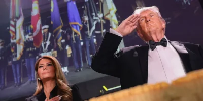 Trump Ã© retirado de jantar de gala apÃ³s homem abrir fogo