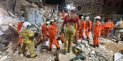 Desabamento de prÃ©dio deixa um morto e trÃªs feridos em Salvador