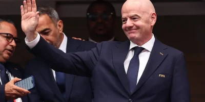 FIFA responde Ã  ameaÃ§a da UEFA: "NinguÃ©m estÃ¡ vendendo o futebol"
