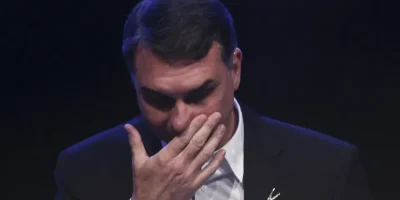 FlÃ¡vio escreve carta a Bolsonaro, chora e diz que proibir visita no Dia dos Pais Ã© desumano