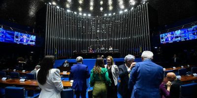 A Constituição Federal de 1988 estabelece, principalmente em seu Artigo 52, as competências pr...