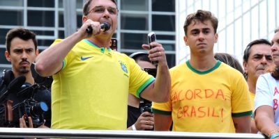 A aproximação pública de Nikolas Ferreira e Flávio Bolsonaro se deu dias depois de rusgas pú...